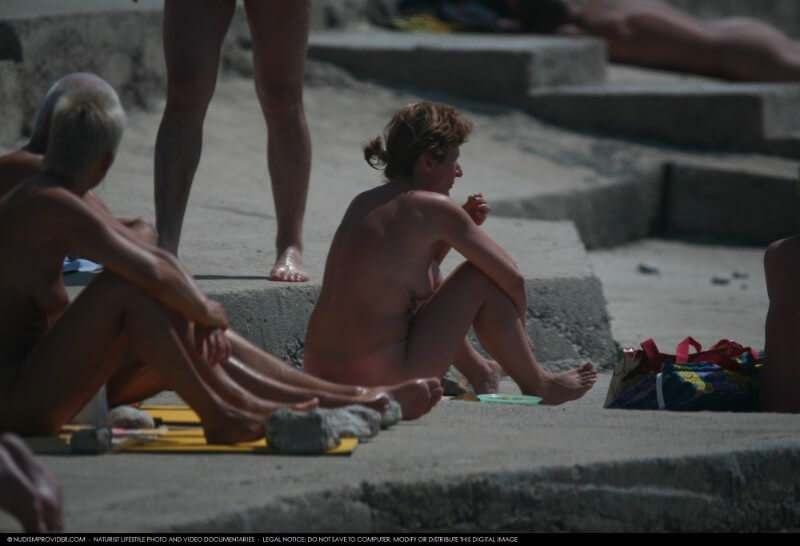 Nudist Rocky Family Angle gallery - A nudist values trust and honesty between people