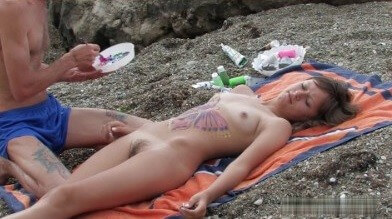 Naked body art on the beach Full HD video - Naturism implies a life free of unnecessary problems