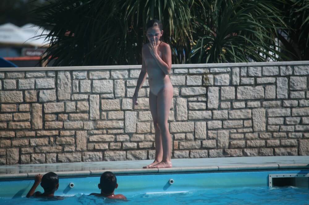 Naturist Pool-Side Singles photos - Ethical principles and rules of conduct in nudist communities