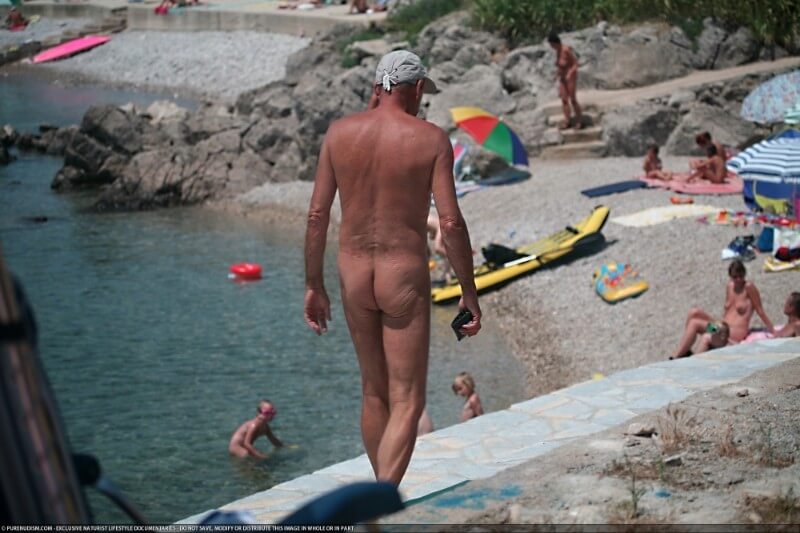 Nudist Shore Walking pics - Nudism helps overcome prejudices and fears