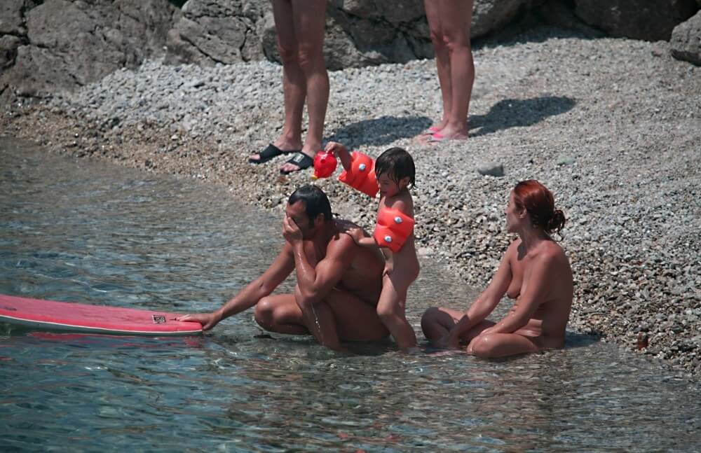 Beach Nudist Family Shore Camp pics - Nudism brings joy and pleasure