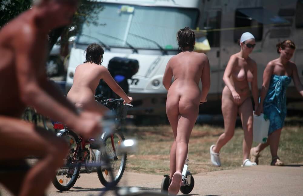 Park Misc Walks pics - Nudists appreciate and love nature