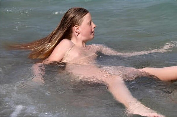 Turqoise Water Splash pics - Nudists and naturists: whats the difference?