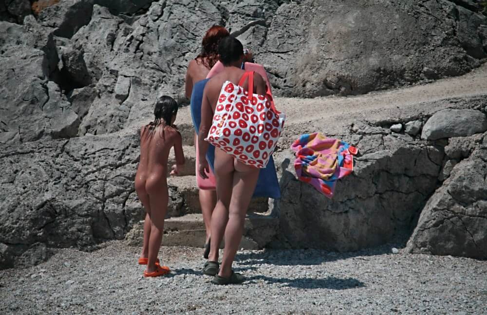 Calling To Go Home pics - Naturism teaches us to appreciate the present and to be honest with ourselves and others