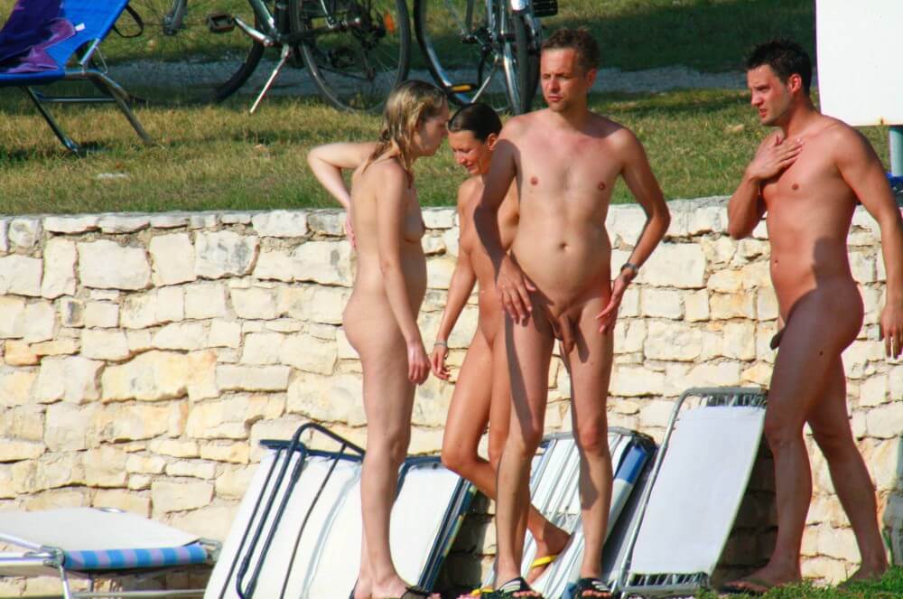 Ula FKK Couples Profile pics - People who practice nudism also believe that everyone is equal, regardless of circumstances