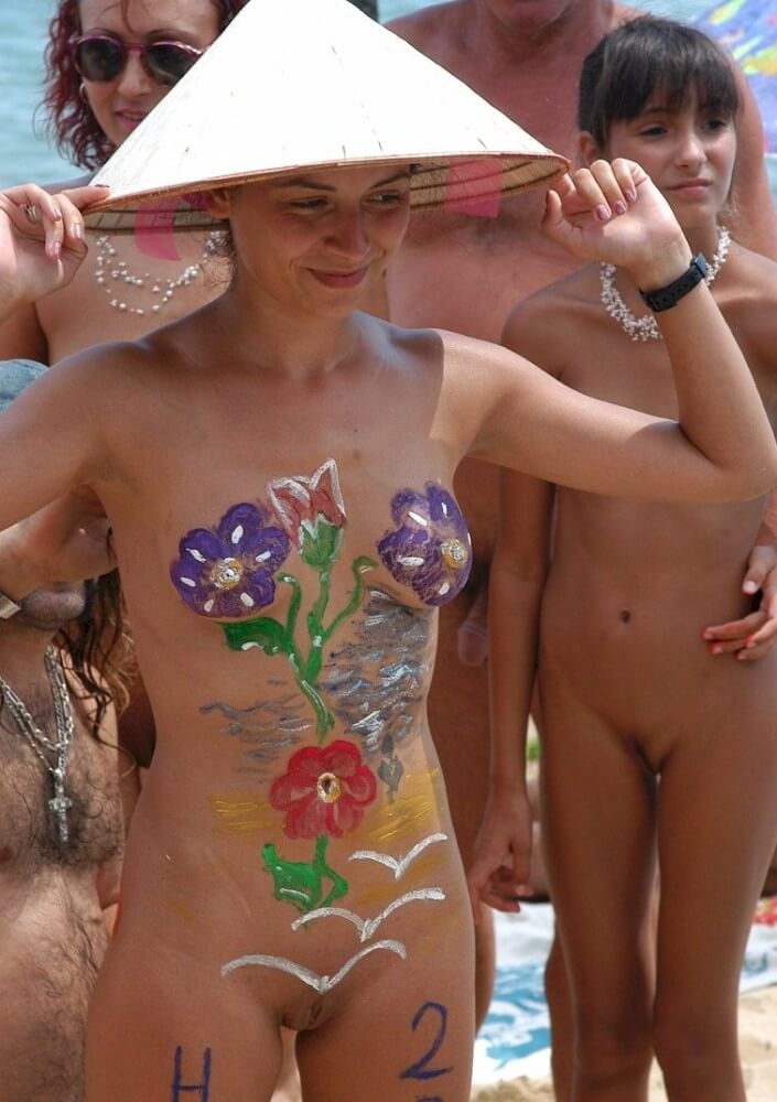 Nudist gathering on the beach video - People seek self-development and peace of mind through nudism