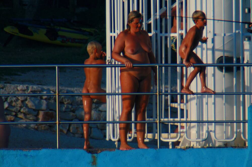 Uka FKK Water Play - Nudism and naturism promote inner happiness and harmony