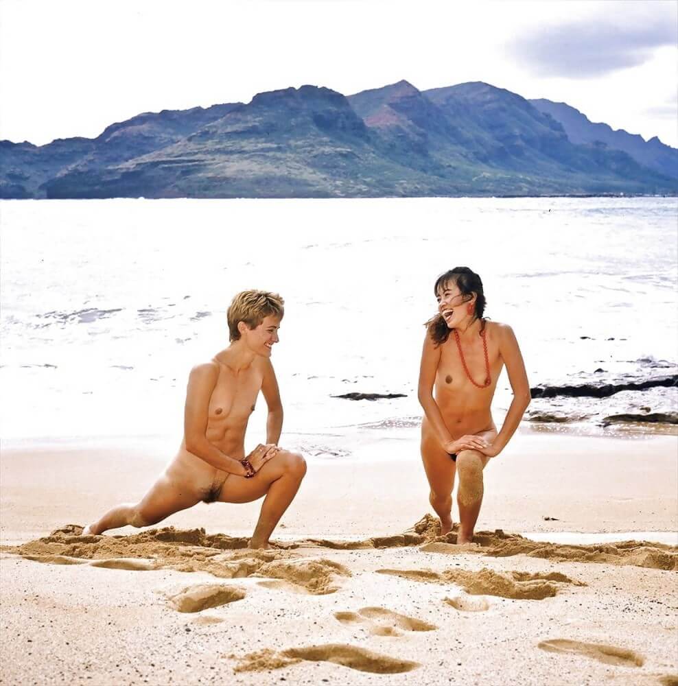 Retro naturism photos - Simplicity and naturalness are valued in nudism