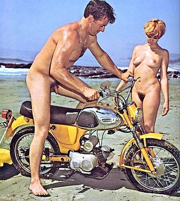 Retro naturism photo gallery - Living with joy and ease as part of the naturist and nudist lifestyle