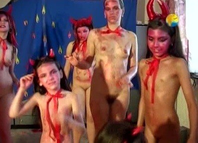 Naturist Freedom: Bu Bu Bu - The cult of nudity has not been forgotten