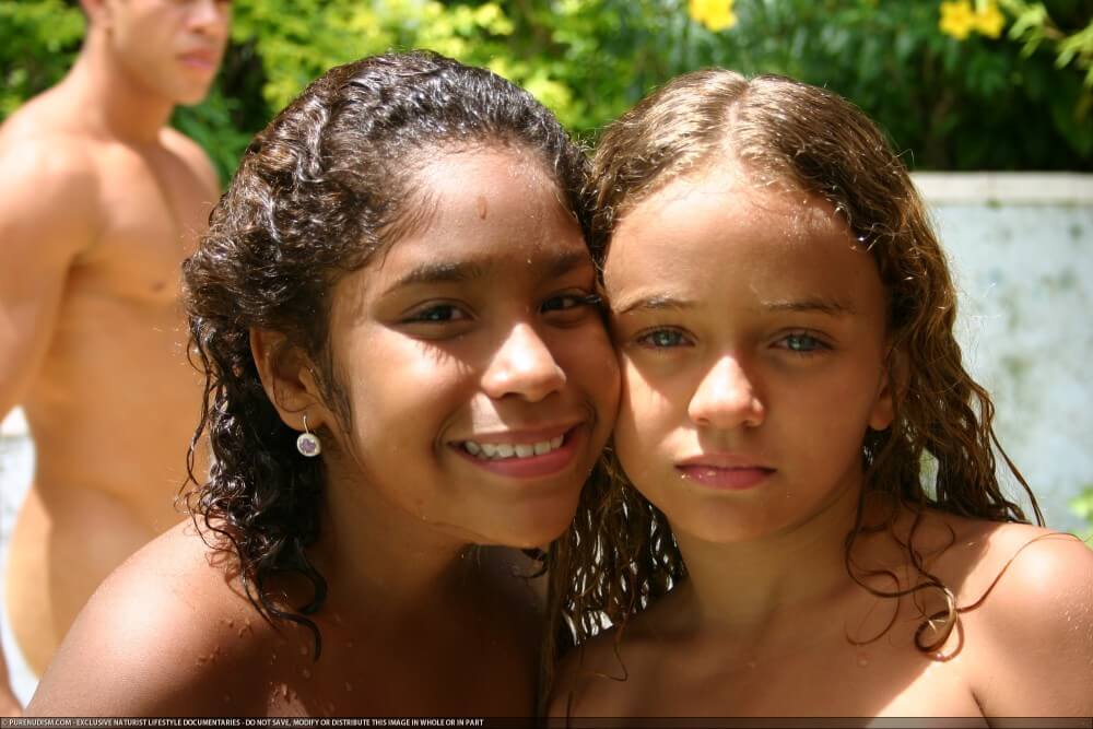 Tropical Naturism gallery - A spontaneous movement toward nudity