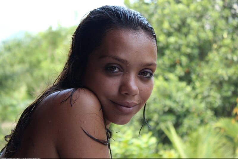 Tropical activities 1-25 gallery - A nudist values simplicity in life and naturalness in expression