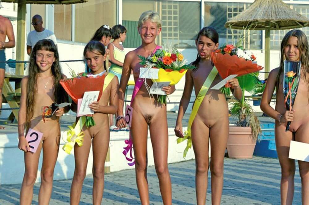 Beauty contest FR photos - Nudity as a natural part of human existence