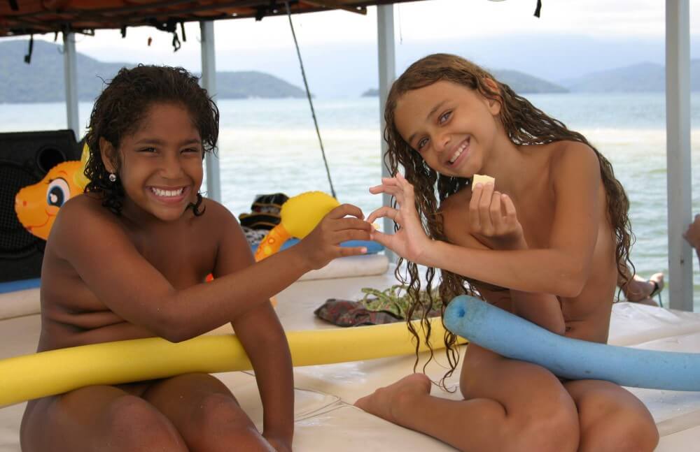 Brazilian Boating Girlfriend pics - Being naked helps one feel a sense of freedom
