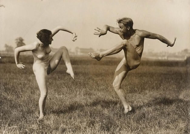 Jazz, dancing and naturism - Nudism teaches you to appreciate the present