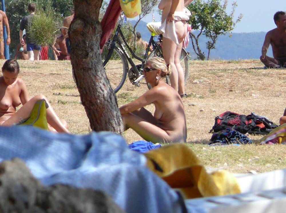 Ula FKK Shore Perspective pics - Naturist Club: Exclusive Content