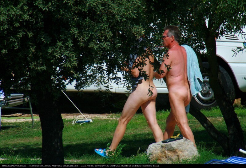 A Quick Swim In The Lake-Avilia Big gallery - Naturism teaches us to accept differences and imperfections without shame or insecurities