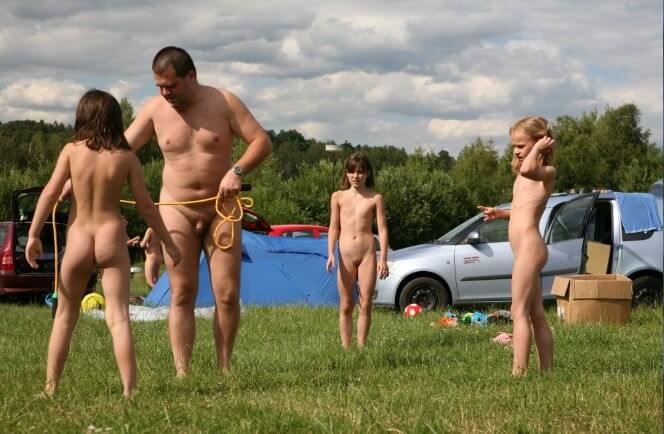 Naturism photo gallery # 38 - Freedom of choice and honesty are key ideas in naturism and nudism