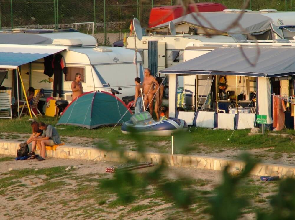 FKK Outdoor Shoreline pics - Nature is the best home for a naturist