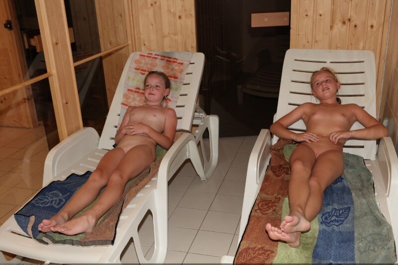 Record center relaxation photos - Unrestricted freedom as the core value of nudism