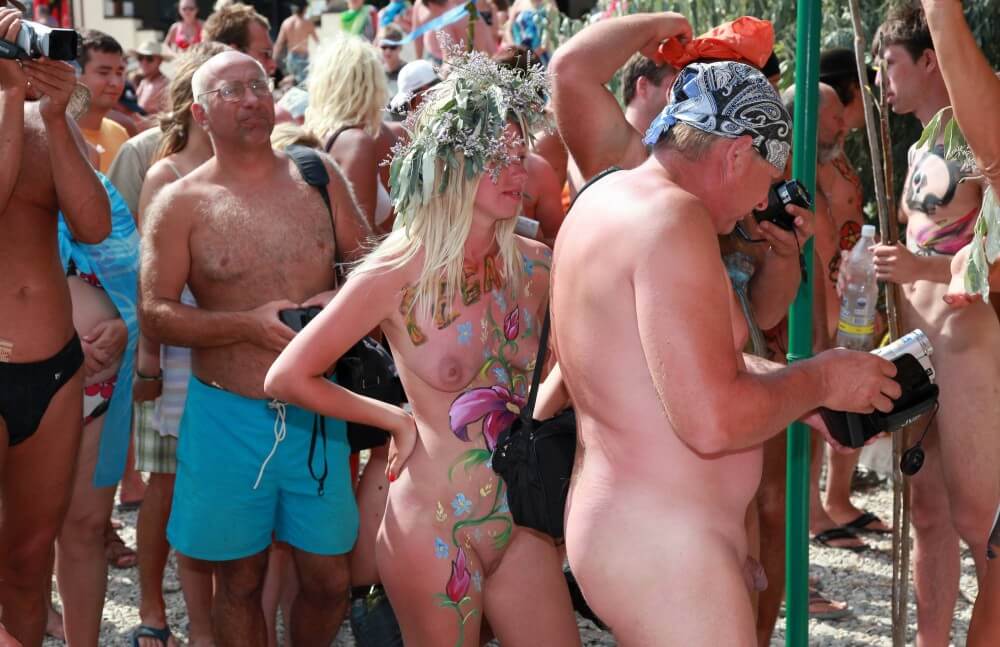 Neptune Painting Couple pics - Down with Shame—Become a Nudist