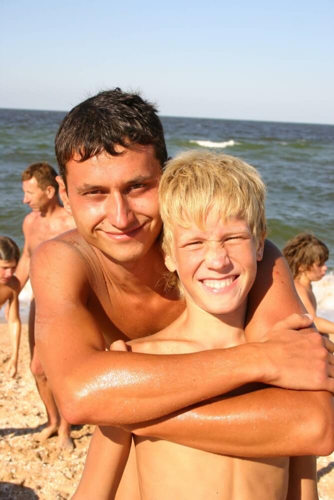 Naturist Group Pictures - Naturism promotes tolerance