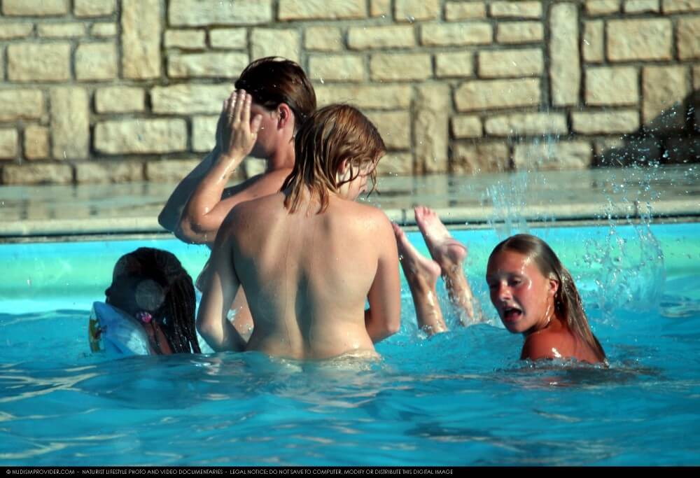 FKK water locations set 22 - A nudist values the connection with nature and the human body