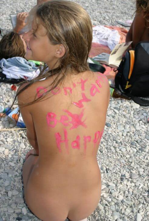 Osez vivre nu… Documentary naturism - Nudism means fewer complexes